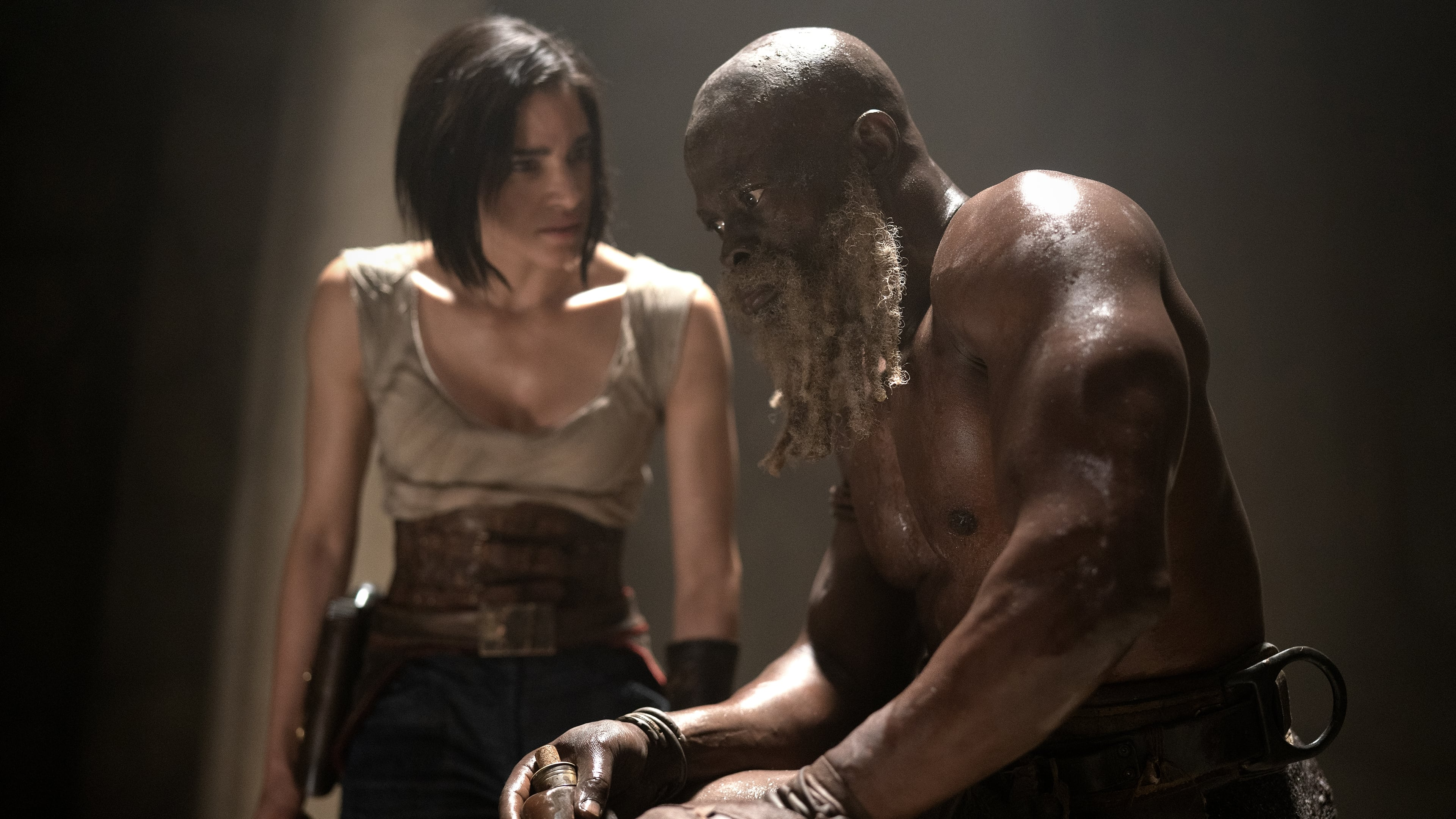 Titus (Djimon Hounsou) - Rebel Moon Partie 1 : Enfant du feu