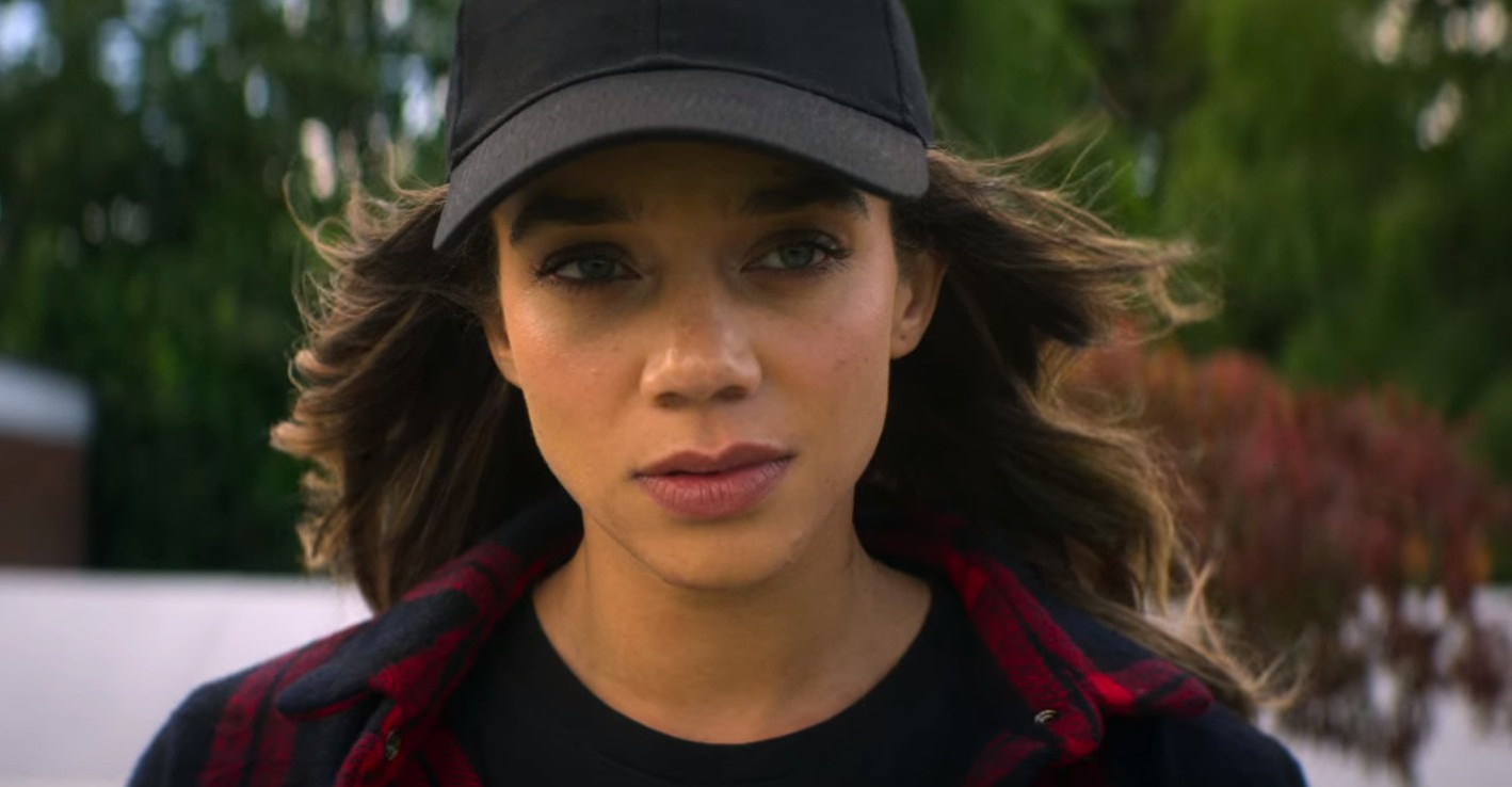 Hannah John-Kamen - Intimidation ©Netflix