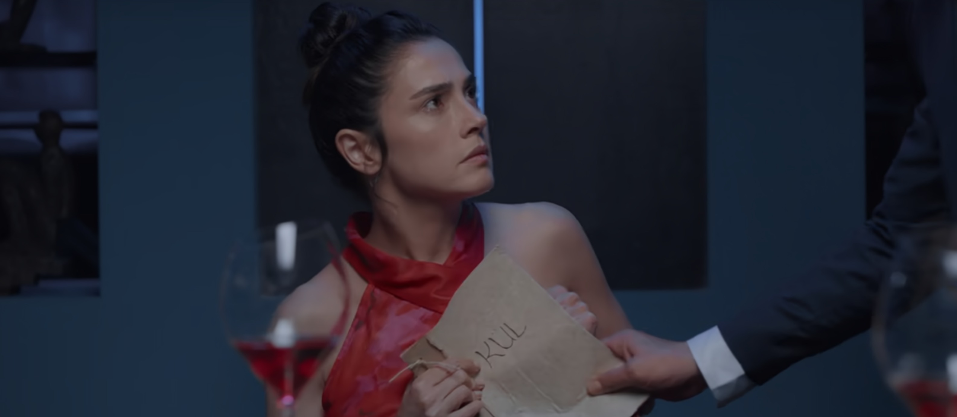 Funda Eryiğit - Les Cendres ©Netflix