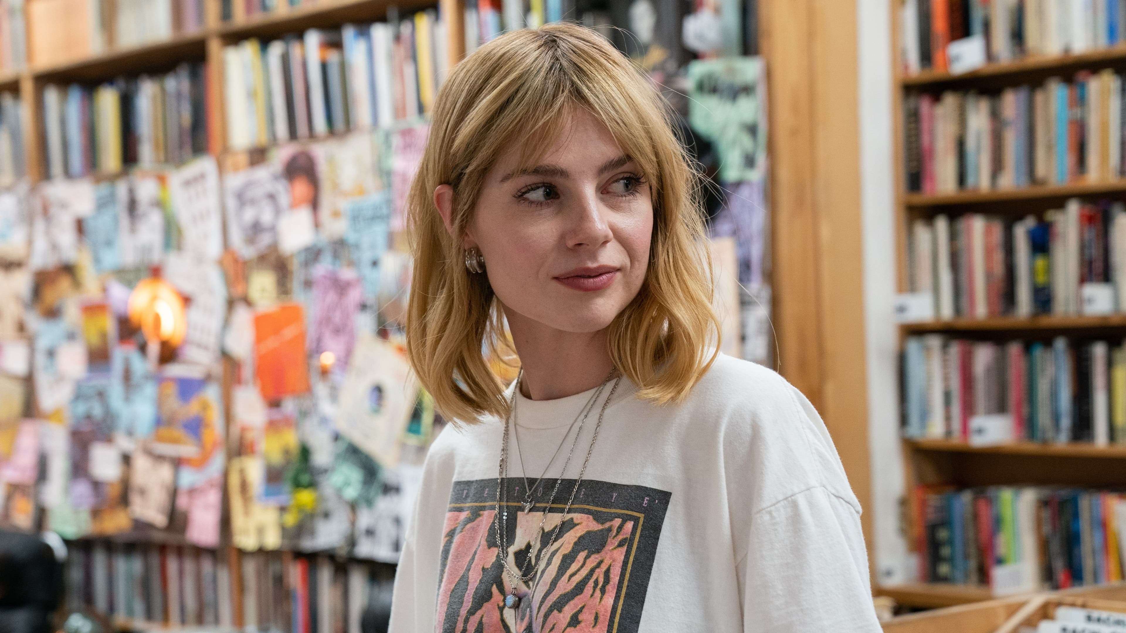 Lucy Boynton - The Greatest Hits ©Disney+