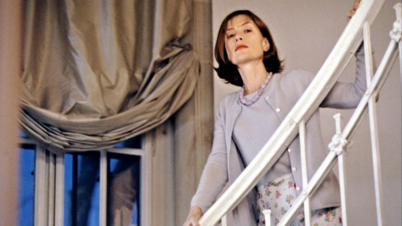 Marie-Claire "Mika" Muller (Isabelle Huppert) - Merci pour le chocolat