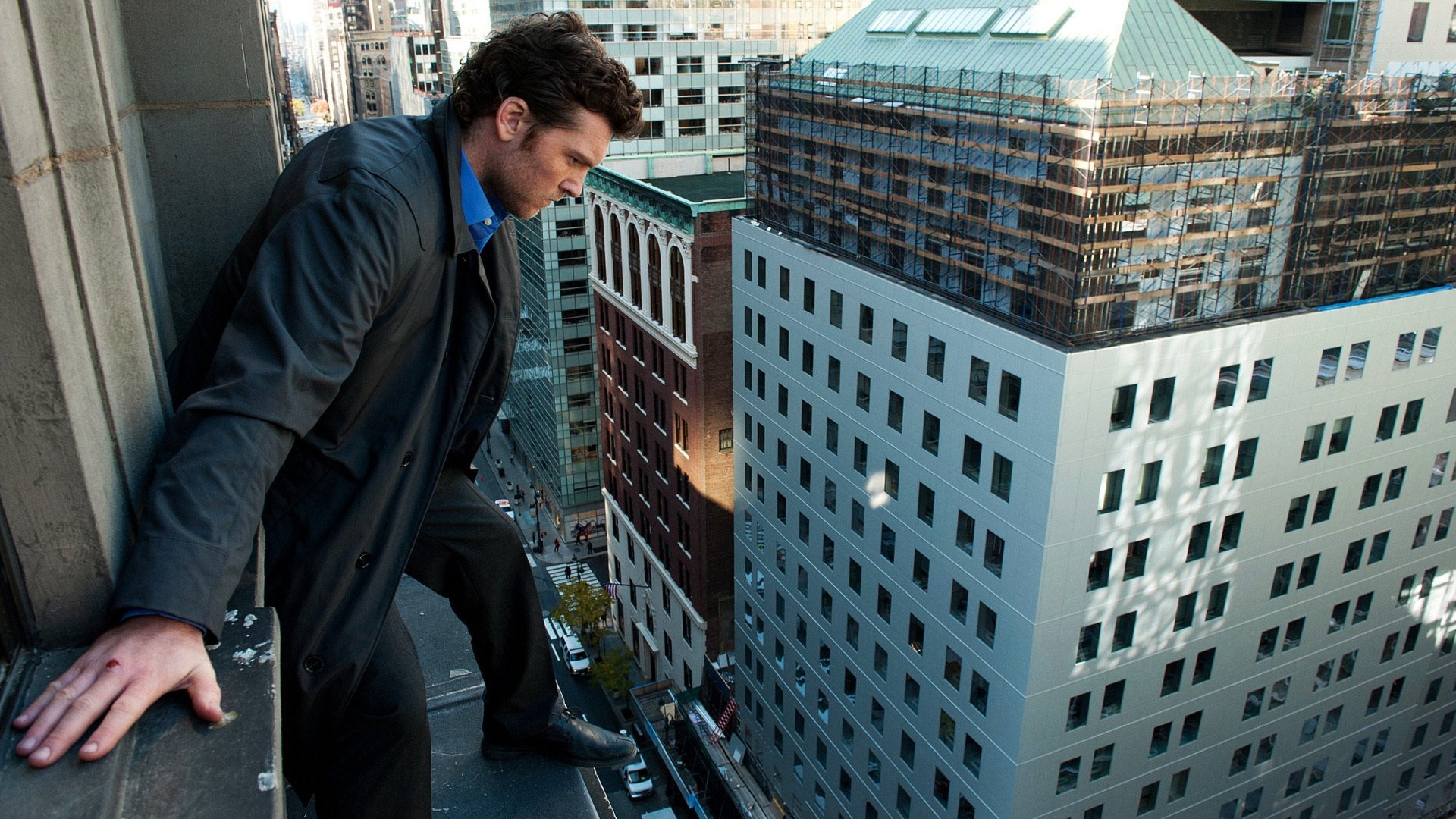 Sam Worthington - Dos au mur ©StudioCanal