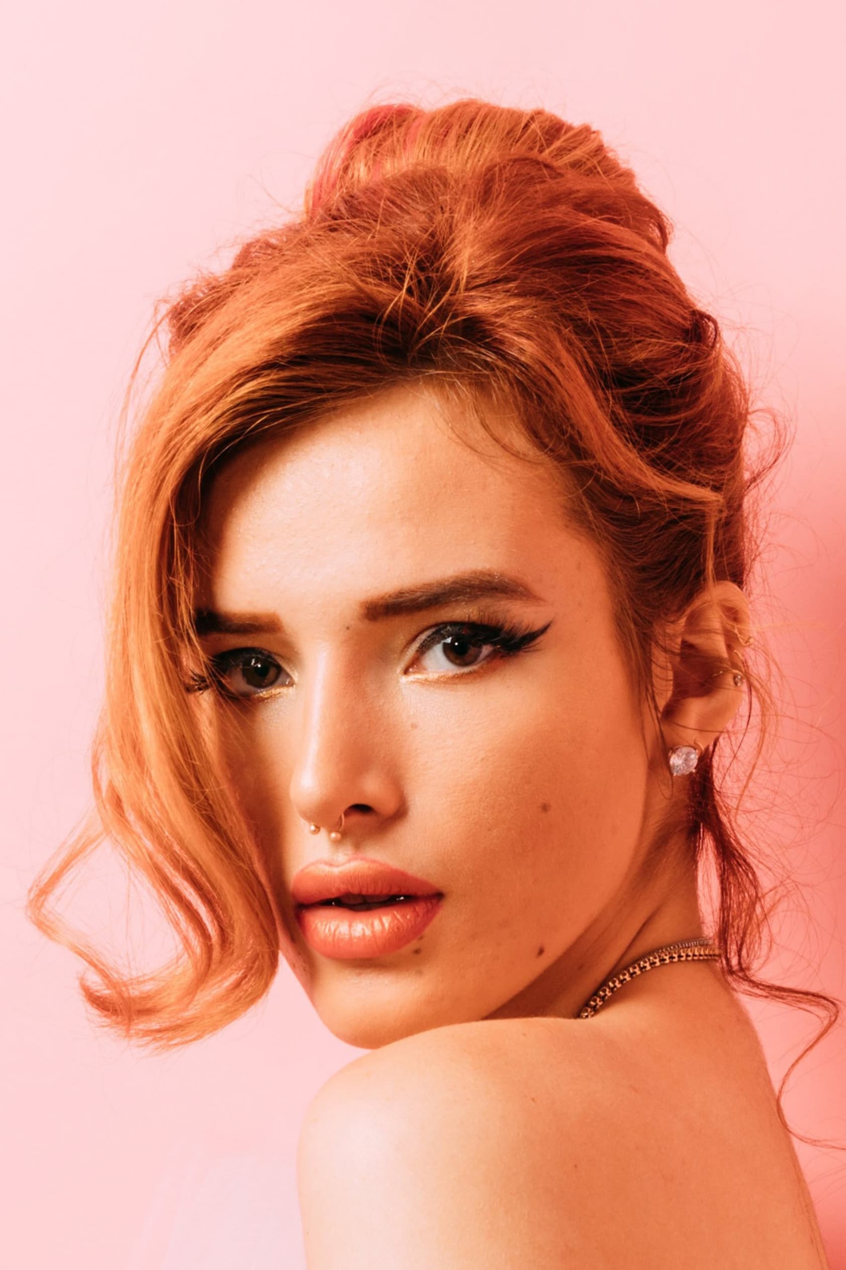 Bella Thorne, Acteur.trice - CinéSérie