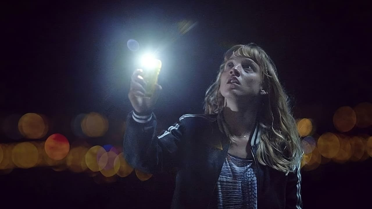 Elsa (Megan Northam) - Pendant ce temps sur terre