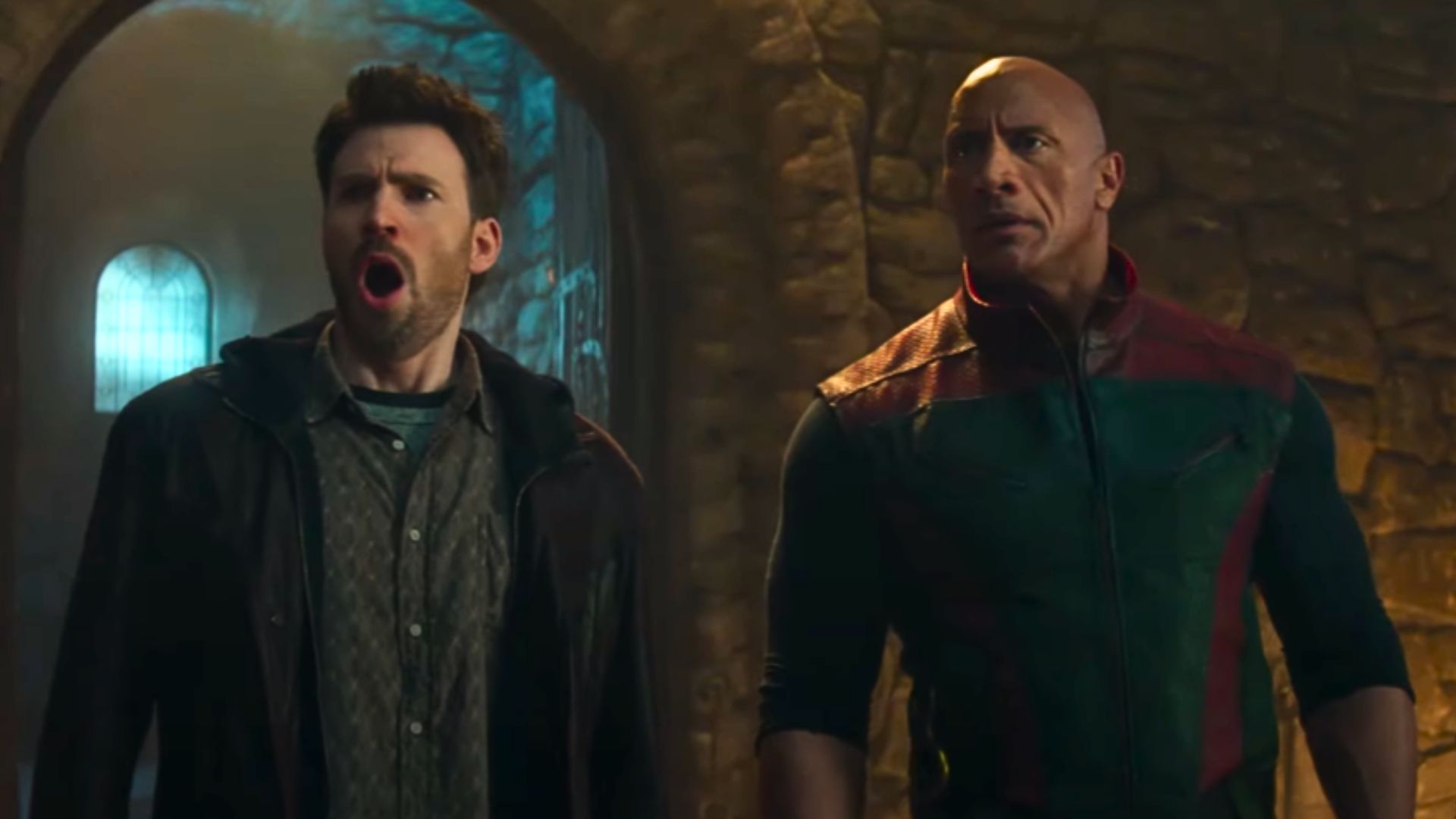 Dwayne Johnson et Chris Evans red one bande annonce